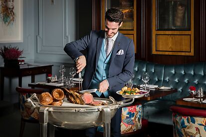 Trolley service: 12 restaurants with tableside theatre